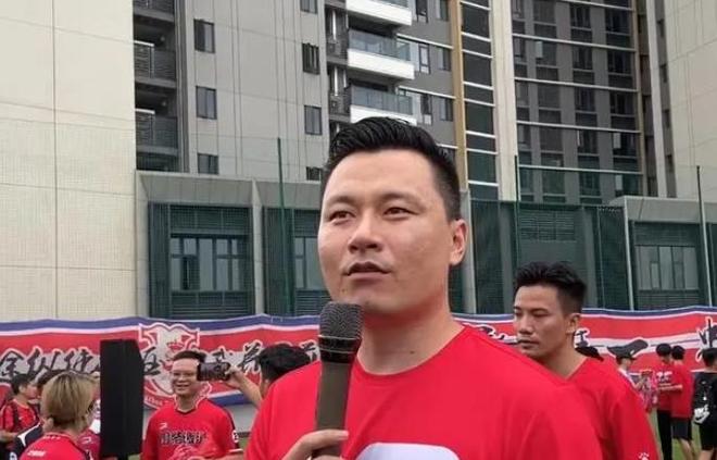 赛后亚冠传出新动向，洛杉矶湖人官宣签约，管理层表态——底气十足，资深球员宣示担当的简单介绍