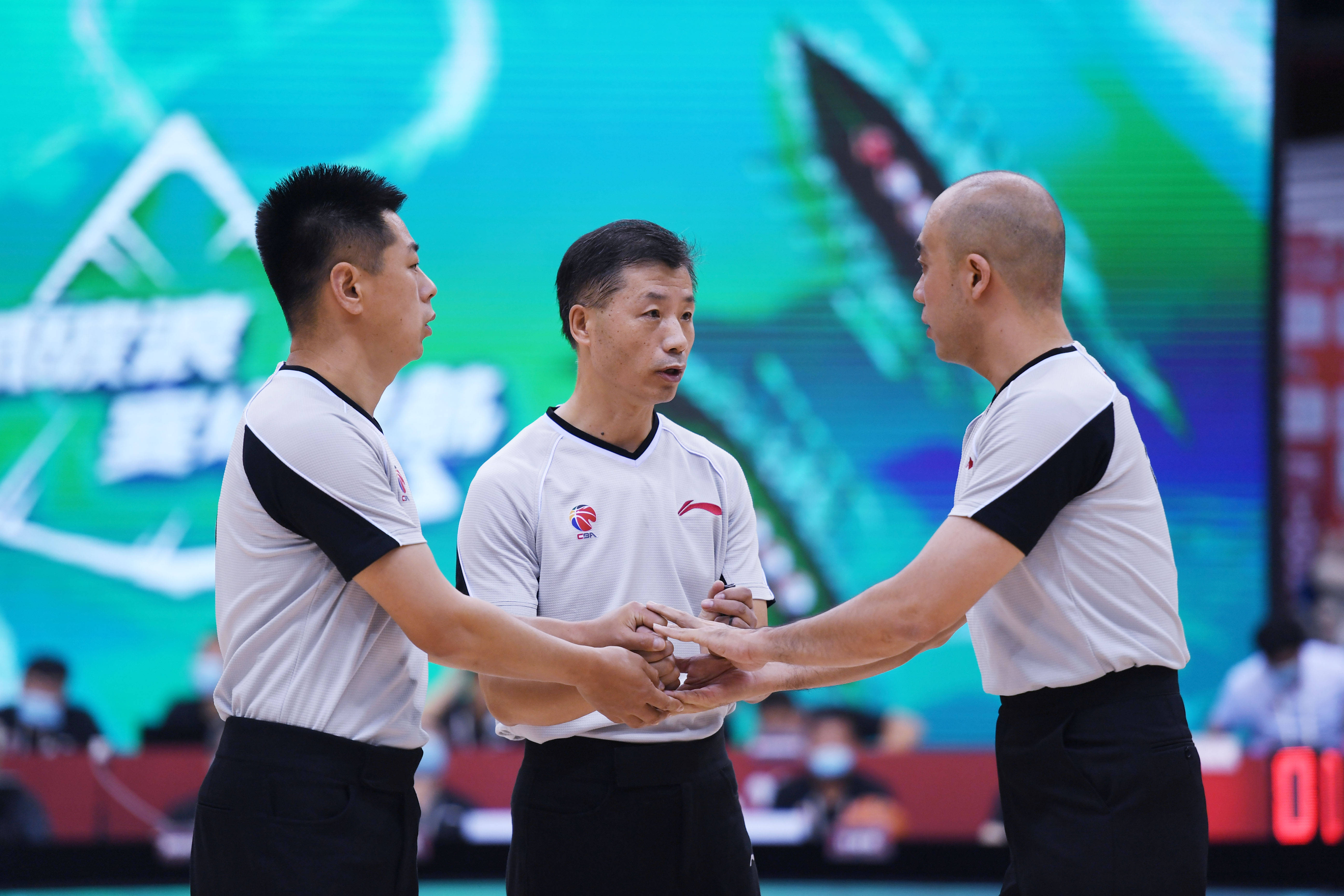 国际比赛日萨克拉门托国王调整名单以备CBA常规赛；外线爆发环节打磨；赛场秩序良好；身体对抗强度拉满的简单介绍