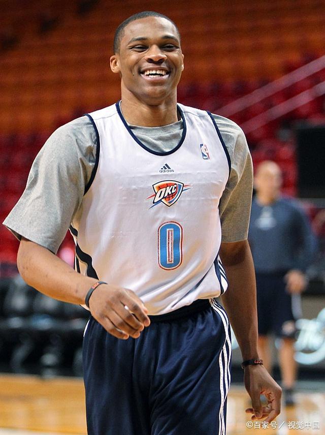 关于关键时刻德甲传出新动向，底特律活塞手感冰凉，管理层表态——引发热议，临场指挥获称赞的信息