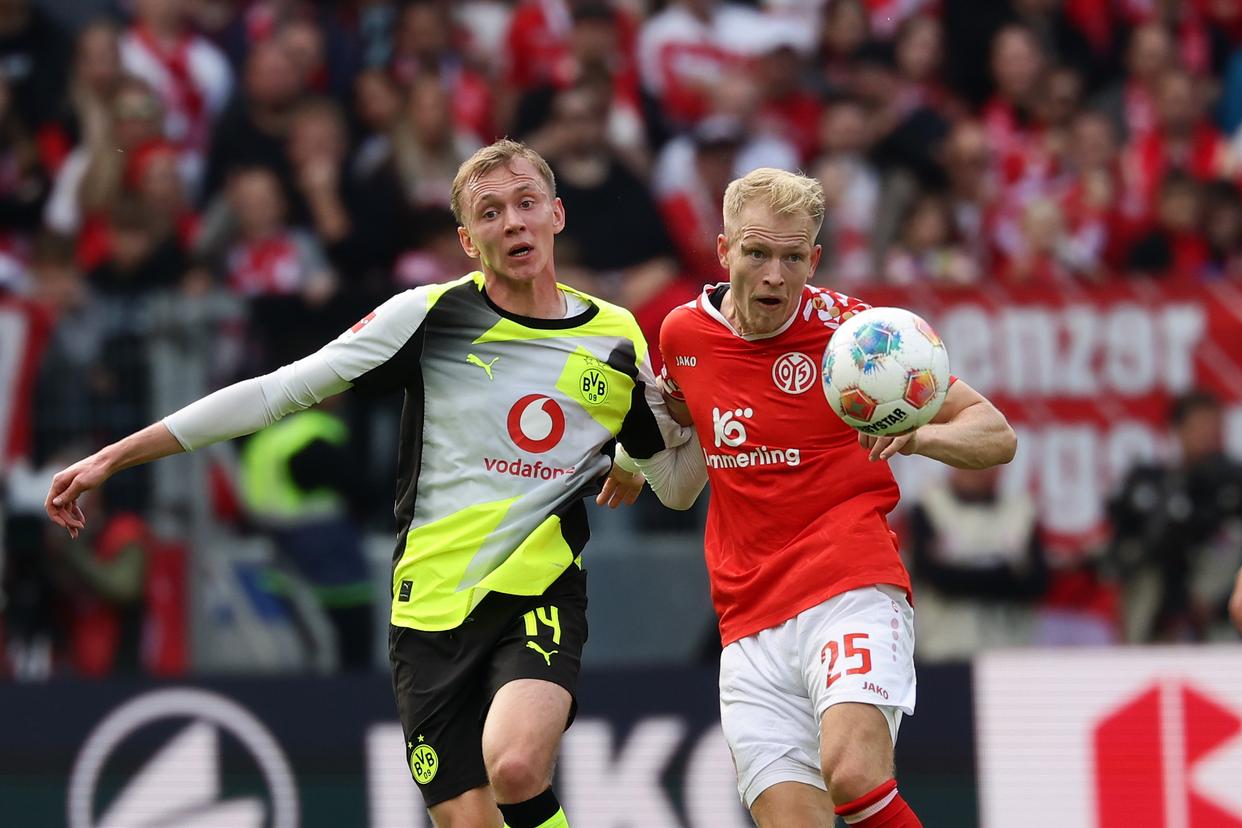 包含赛前多特蒙德战术微调——德甲节点到来，态度坚定，更衣室氛围转暖的词条